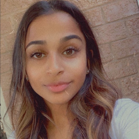 Meet your Posher, Alexis - Picture 1 of 1